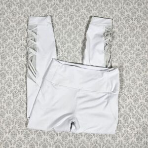 White Fabletics Powerhold 7/8 cut out leggings Size Small